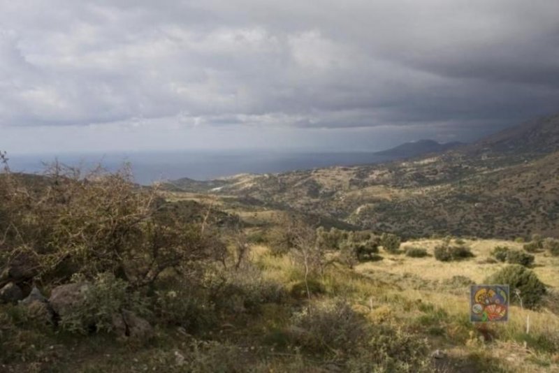 Sakturia Kreta, Baugrundstück in der Nähe von Sakaturia Südküste 9.800m² mit unverbaubarem Meerblick Grundstück kaufen